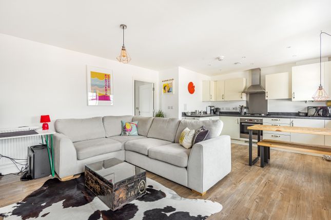 Flat for sale in Mackintosh Street, Bromley
