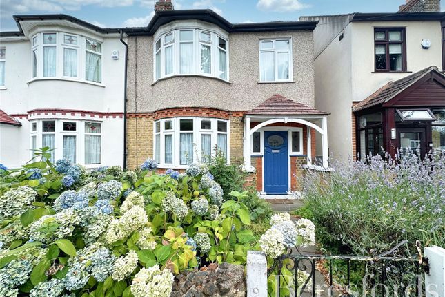 End terrace house for sale in Lyndhurst Drive, Hornchurch