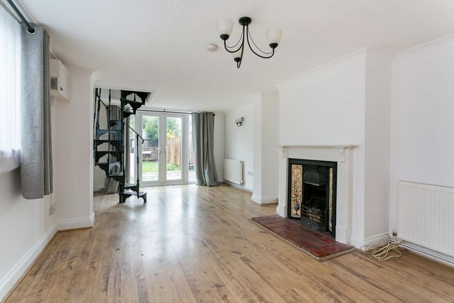 Flat for sale in Station Road, Marlow
