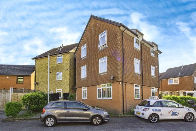 Flat for sale in Shearwood Crescent, Crayford, Dartford, Bexley