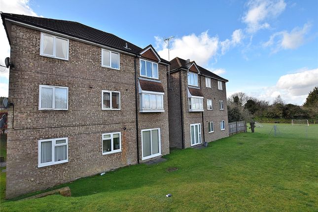2 bed flat for sale in Abbey Mews, Dunstable, Bedfordshire LU6