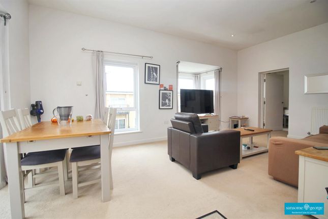 Flat for sale in Havergate Way, Reading