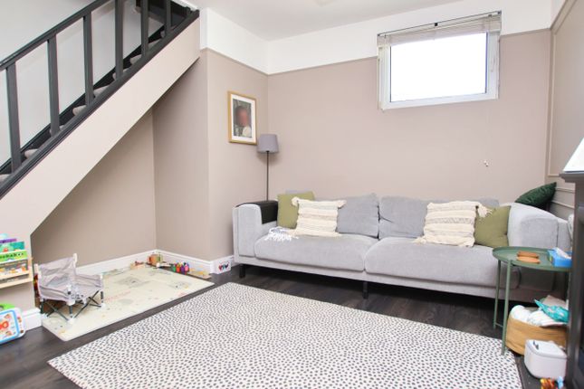 8, Tymawr Terrace, Pontypridd photo 3