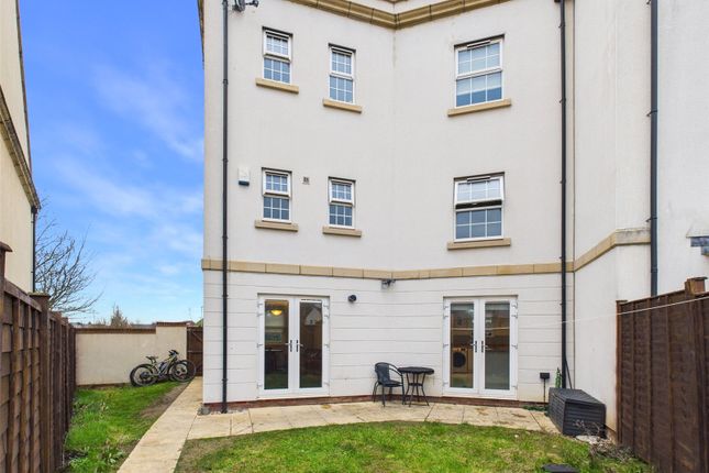 10, Hazel Way, Brockworth photo 4