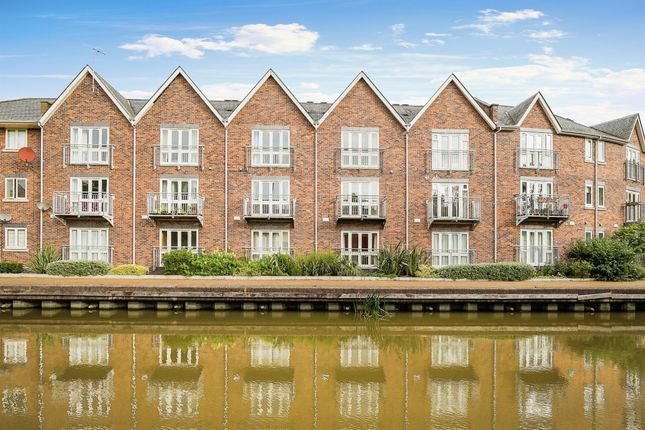 Town house for sale in Waters Edge, Chester CH1