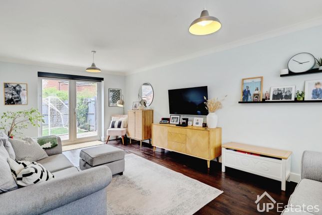 27, Teeswater Close, Rugby photo 3
