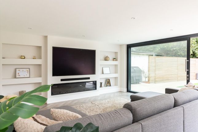 9, Westcar Lane, Walton-on-Thames photo 3