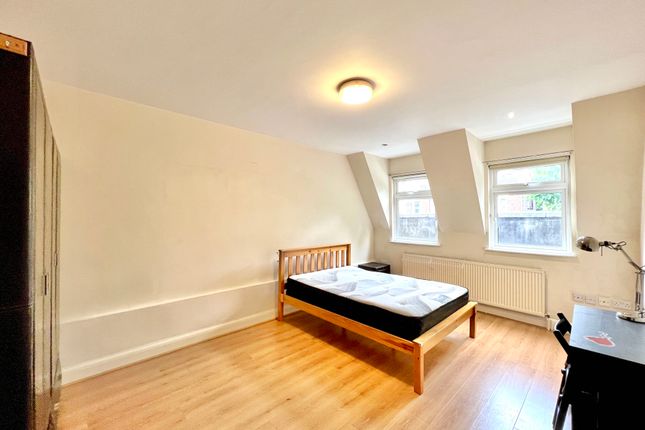 Thumbnail Room to rent in Regents Park Road, London