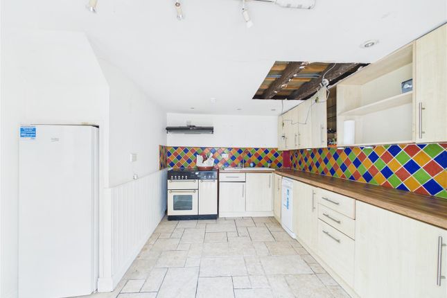 2 Oak Grove, The Branch, Drybrook photo 4