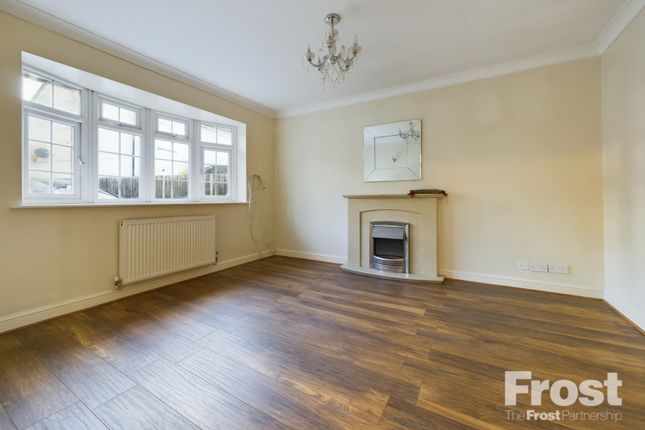 11, Langley Road, Berkshire photo 2