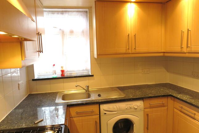 Drayton Gardens, West Drayton photo 5