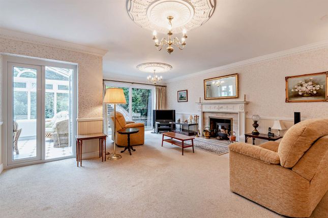 Oak Lodge, Chestnut Street, Sittingbourne photo 3