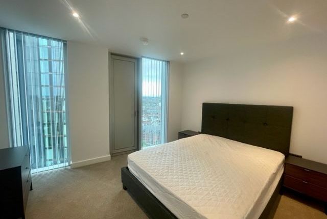 Flat to rent in The Blade, Silvercroft Street, Manchester