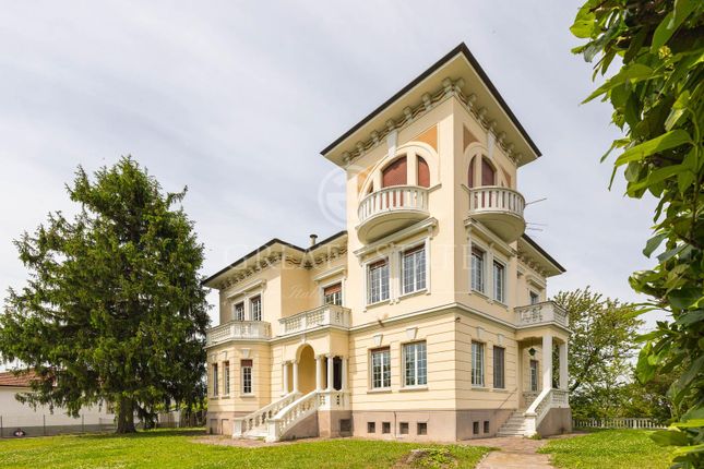 Villa for sale in Quaranti, Asti, Piedmont