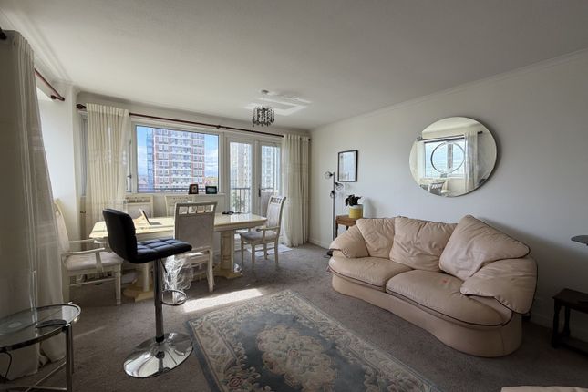 Flat 12, 1, Grand Avenue, Hove photo 2