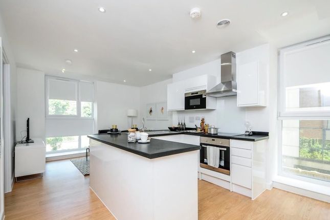 Thumbnail Flat to rent in Canterbury House, Sydenham Road, East Croydon