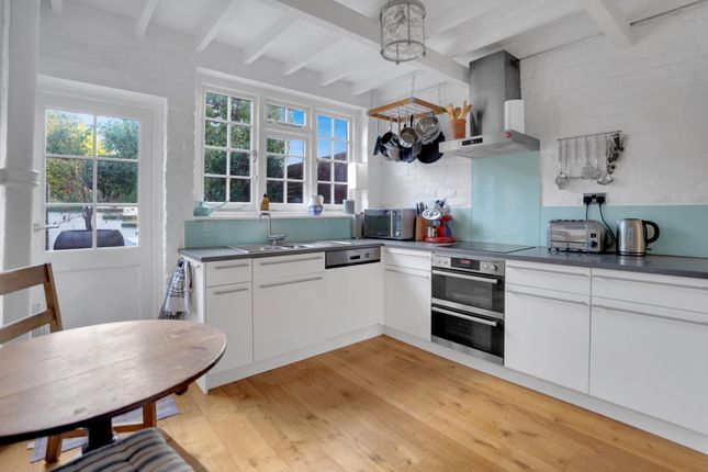 23, Manor Mount, London photo 4