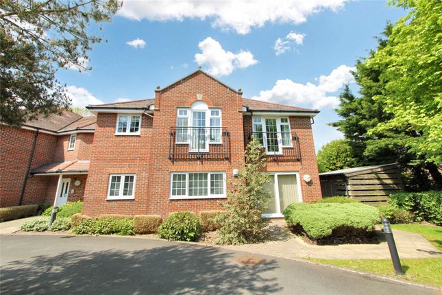 Thumbnail Flat to rent in The Causeway, Petersfield, Hampshire