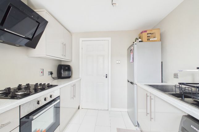 24, Whitehills Place, East Kilbride photo 3