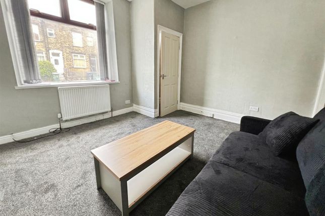42, Hatfield Road, Bradford photo 2