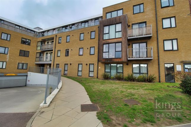 Flat for sale in Smeaton Court, Hertford