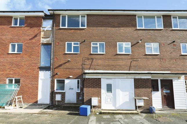 3-bed flat on Ribble Place, Winsford, £120,000