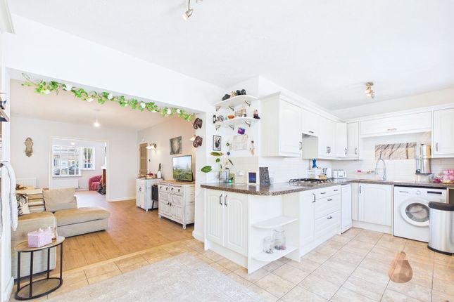 36 Boundary Road, Lancing photo 2