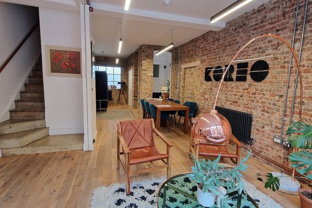 Office to let in 15 Holywell Row, Shoreditch, London
