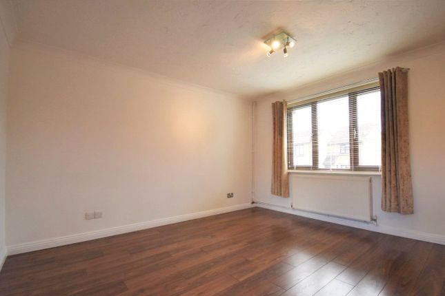 55, Hope Avenue, Bracknell photo 3