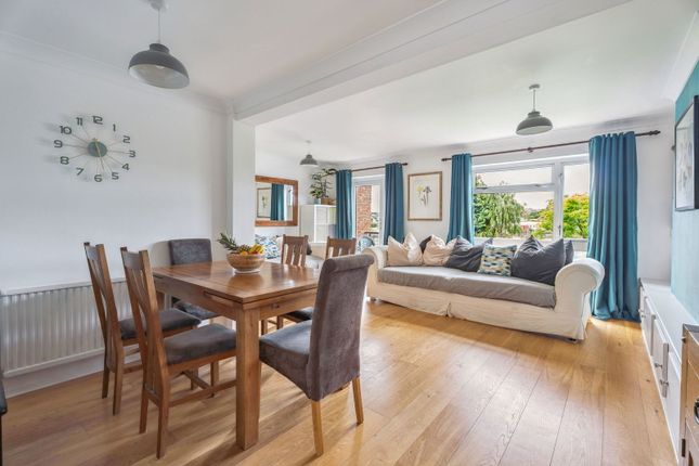 43, Frances Street, Chesham photo 2
