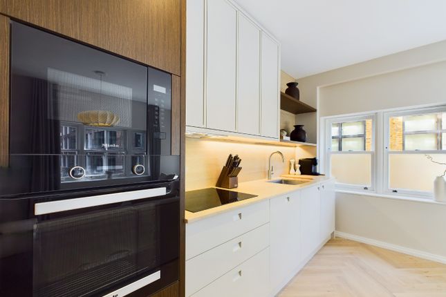 Flat 5a, 18 Stukeley Street, Greater London photo 3