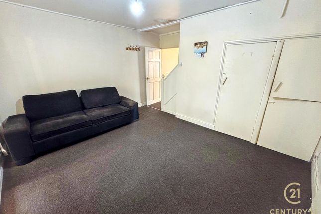 40, Endsleigh Road, SOUTHALL photo 4