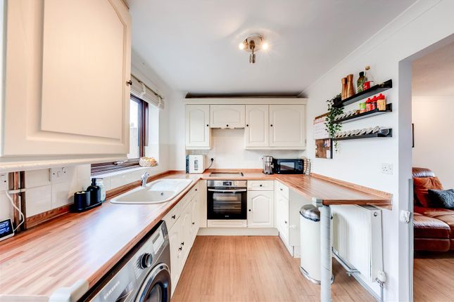 78, Woodfall Drive, Crayford photo 4