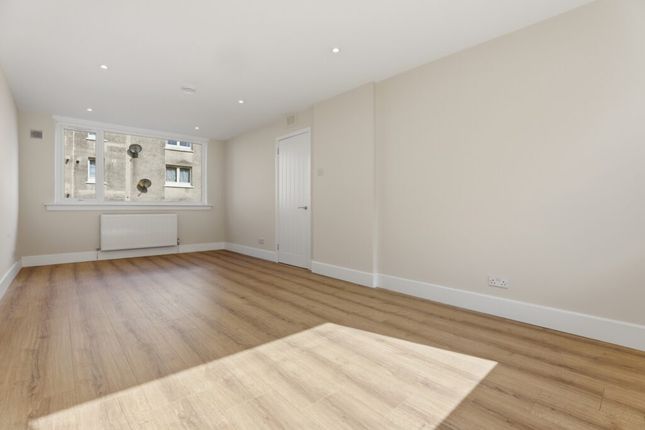 1, Wellington Place, Clydebank photo 4