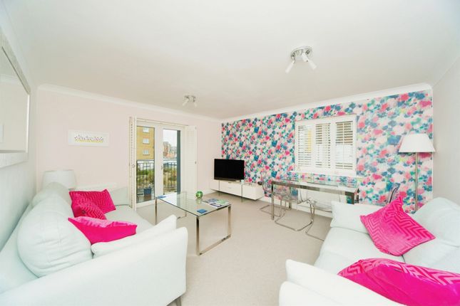 Flat for sale in Key West, Eastbourne