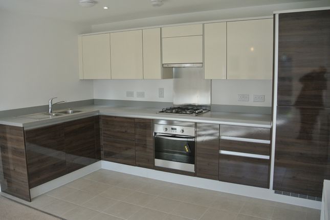 19, Merrill House, Farnborough photo 2