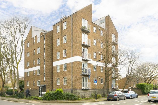 Thumbnail Flat to rent in Northiam Street, London