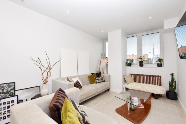 Flat for sale in Upperton Road, Eastbourne