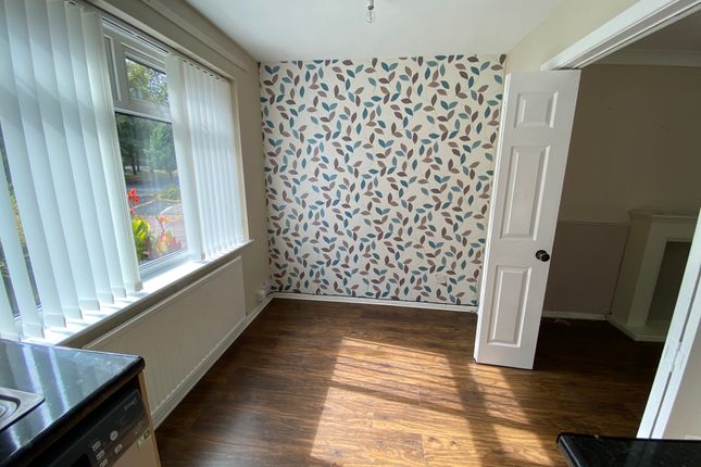 28, St. Williams Avenue, Bolton photo 4