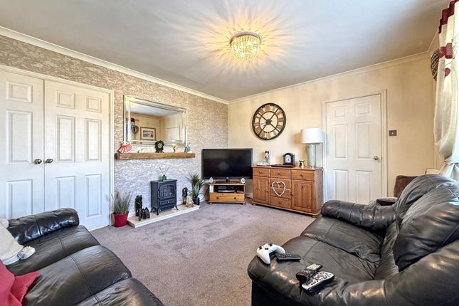 35, Cook Grove, Peterlee photo 2