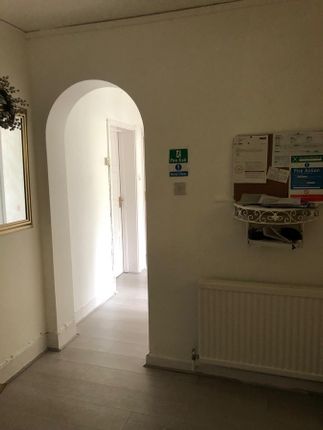 Flat Room 1, 90, Effra Road, London photo 4