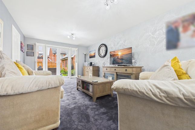 19, Marsworth Drive, Aylesbury photo 4