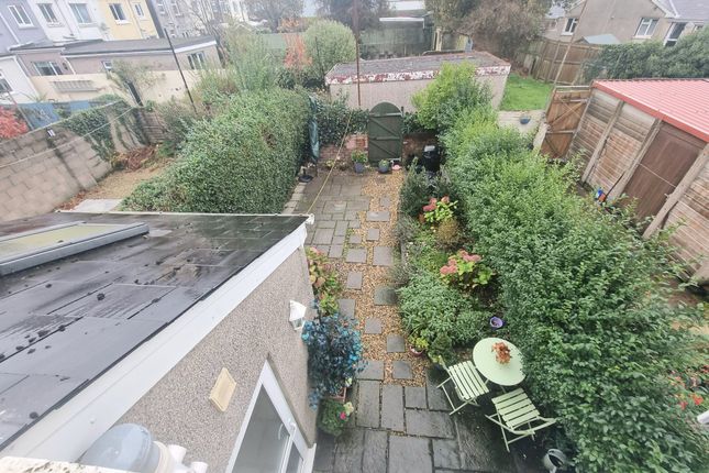 32 Cemetery Road, Bridgend photo 2