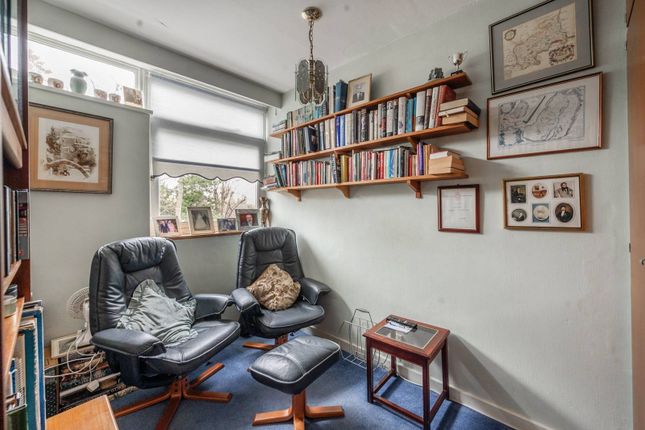 Flat for sale in Rosedale Close, Stanmore