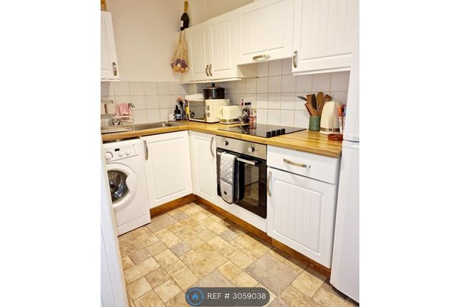 Worcester Gardens, Slough photo 2