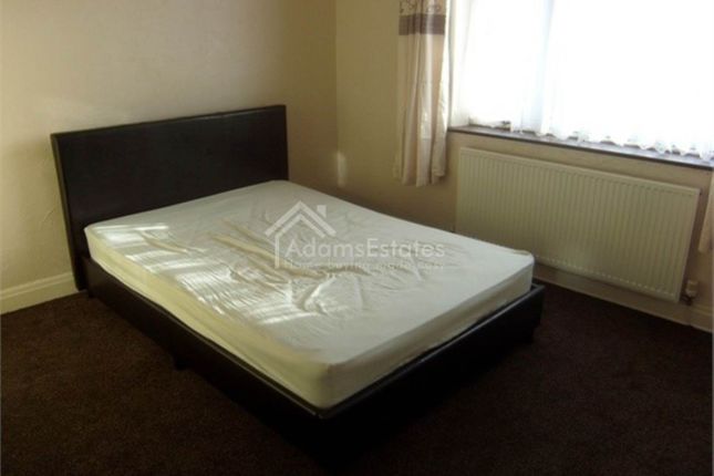 24, Falcon Road, Dewsbury photo 4