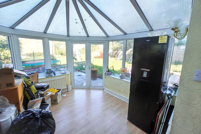 40 Hillside, High Wycombe photo 4