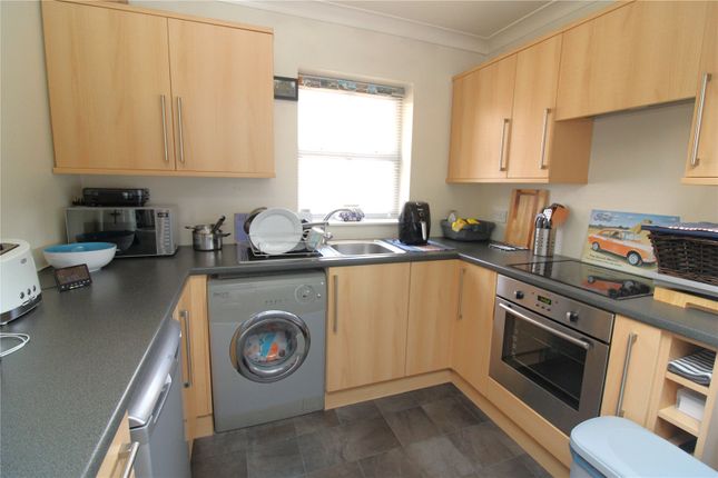 Flat 1, 214, Gudge Heath Lane, Hampshire photo 4