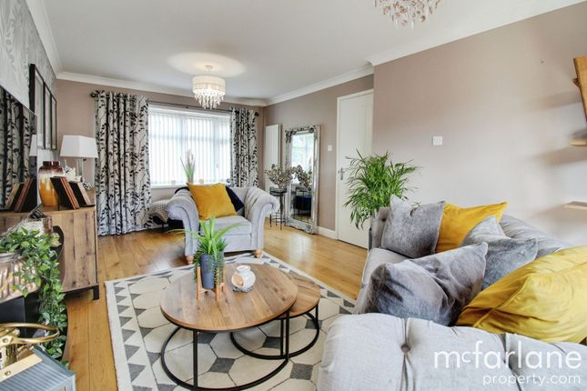 12 Austen Crescent, Swindon photo 4