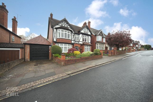 Detached house for sale in Lansdowne Road, Luton, Bedfordshire
